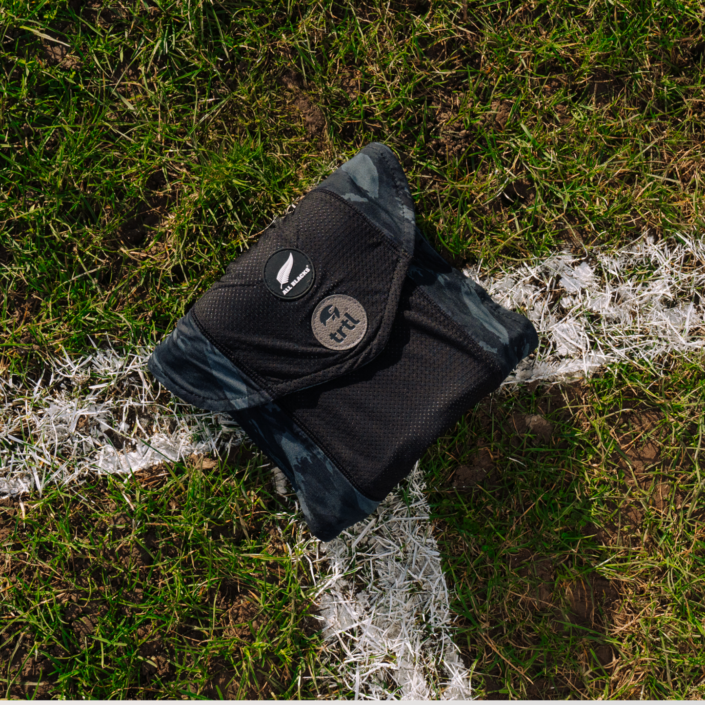 Trtl Travel Pillow Cool All Blacks Edition Officially Licensed